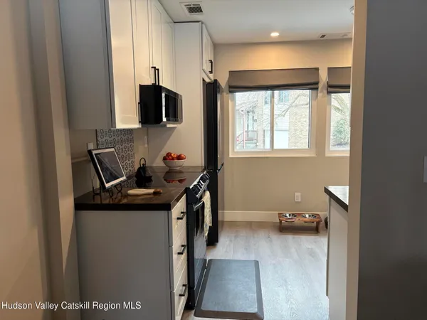 $2,800 | 204 Village Court, Kingston, NY 12401