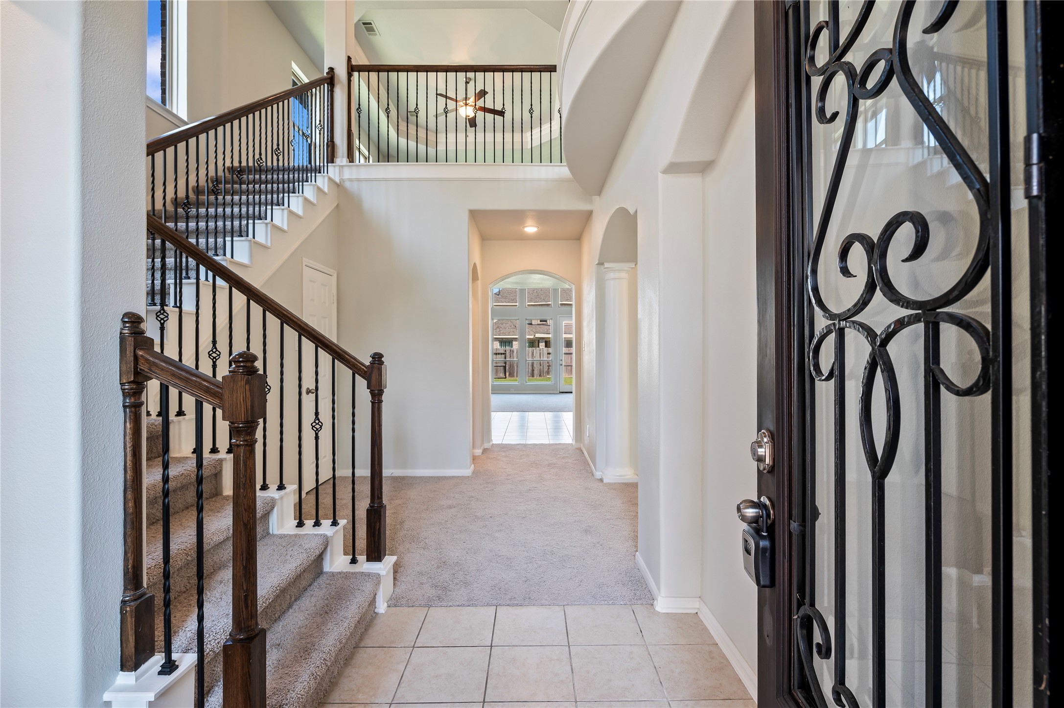 632 Kickapoo Court Webster, TX 77598 - Photo 2 of 15 beautiful entry