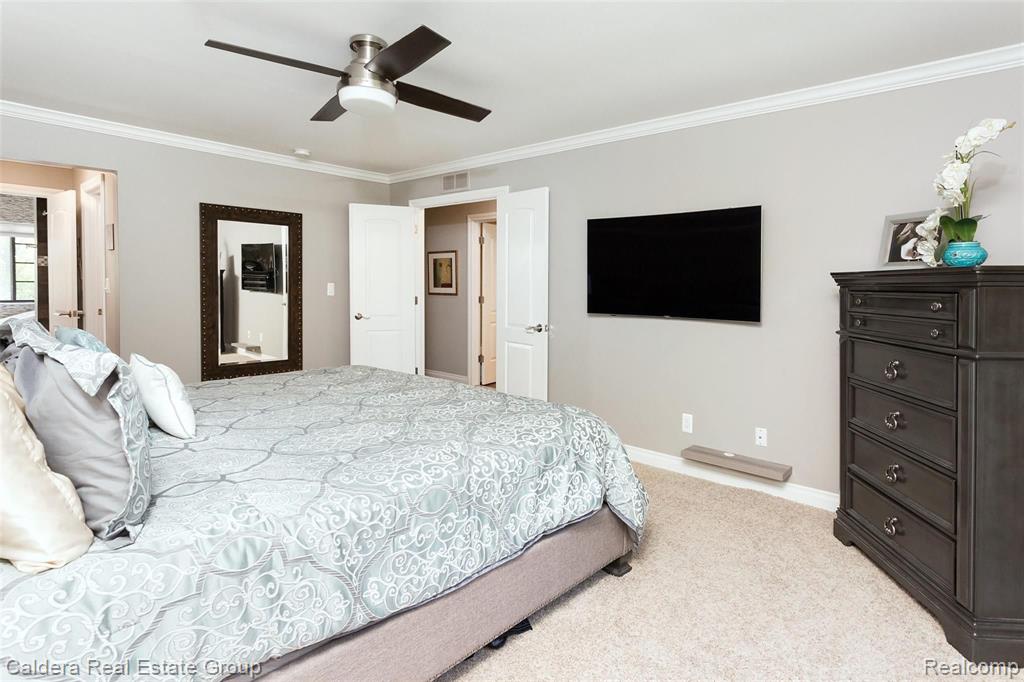 36922 Ridgedale Court Farmington Hills, MI 48331 - Photo 21 of 44