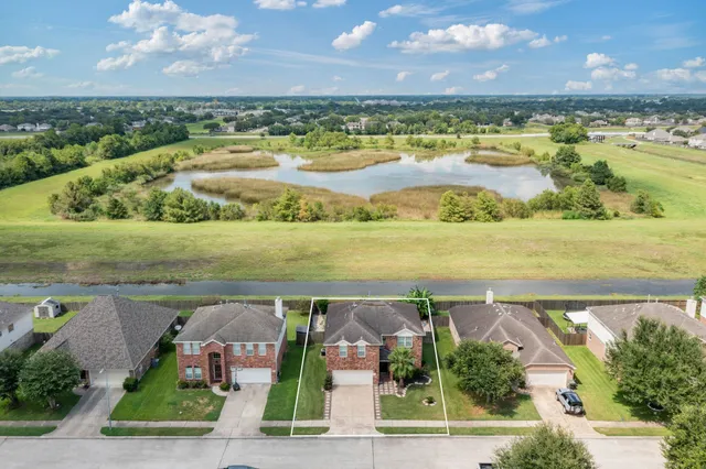 a view of an ocean and a building