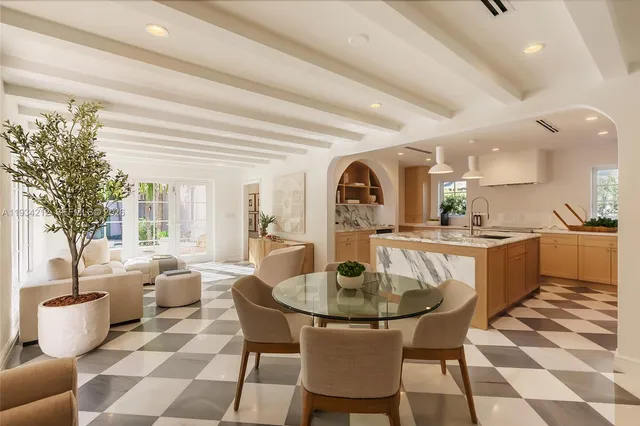 $3,250,000 | 720 Madeira Avenue, Coral Gables, FL 33134