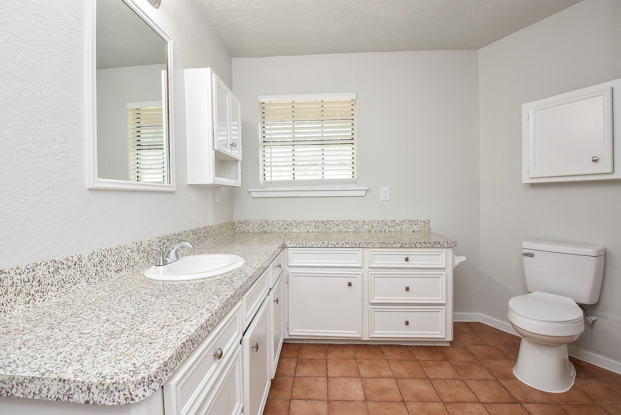 12713 Roy Harris Loop Conroe, TX 77306 - Photo 12 of 41