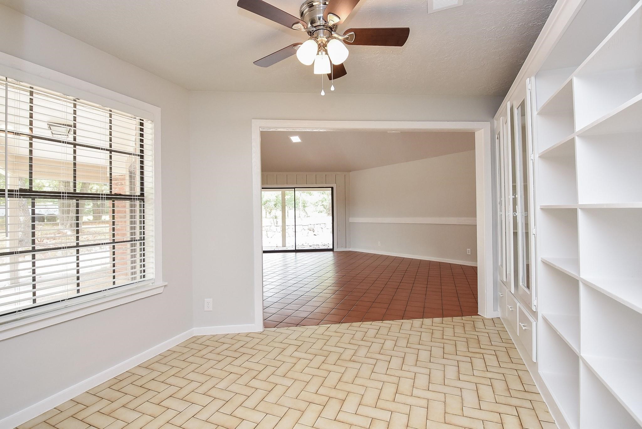 12713 Roy Harris Loop Conroe, TX 77306 - Photo 34 of 41