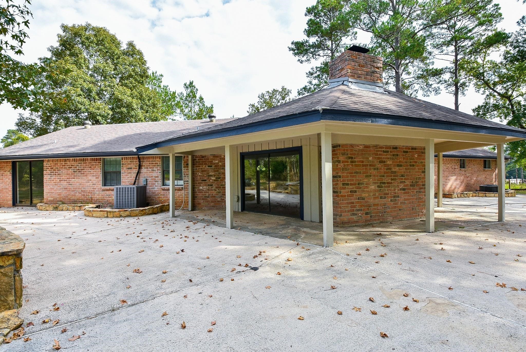 12713 Roy Harris Loop Conroe, TX 77306 - Photo 9 of 41