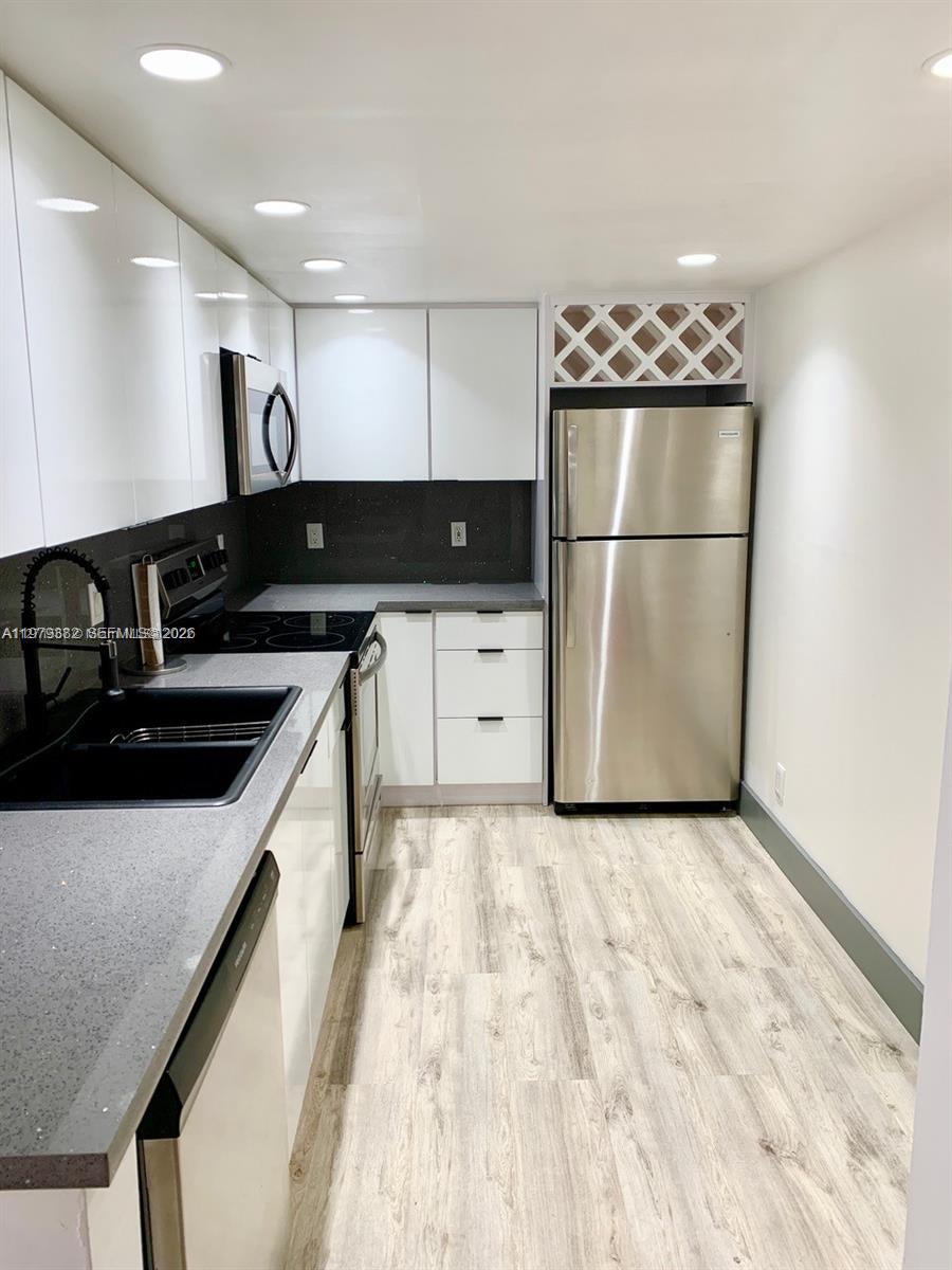 200 Southeast 15th Road, Unit 3J Miami, FL 33129 - Photo 8 of 39