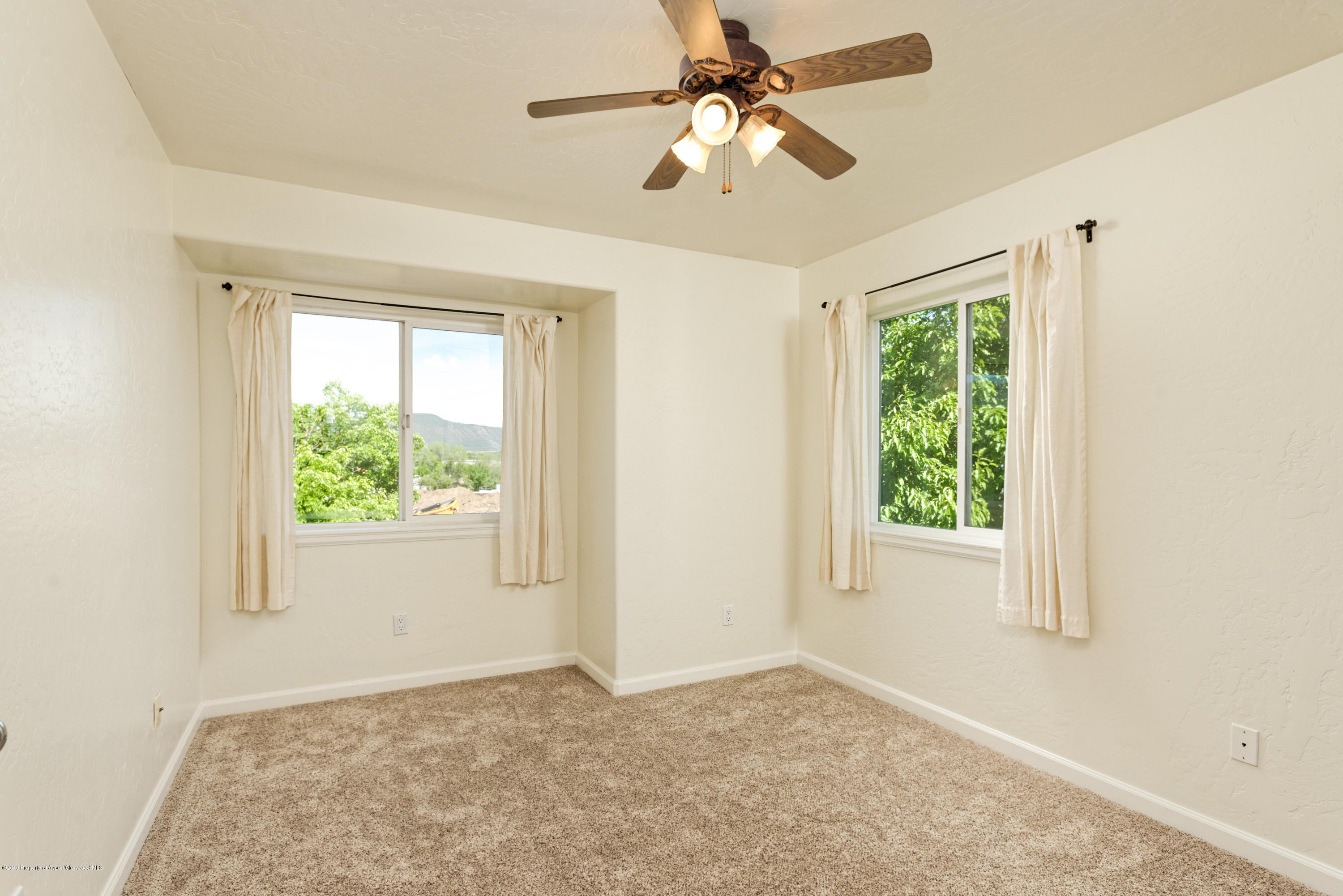 1050 Village Road Carbondale, CO 81623 - Photo 10 of 24 1050Village_HiRes004
