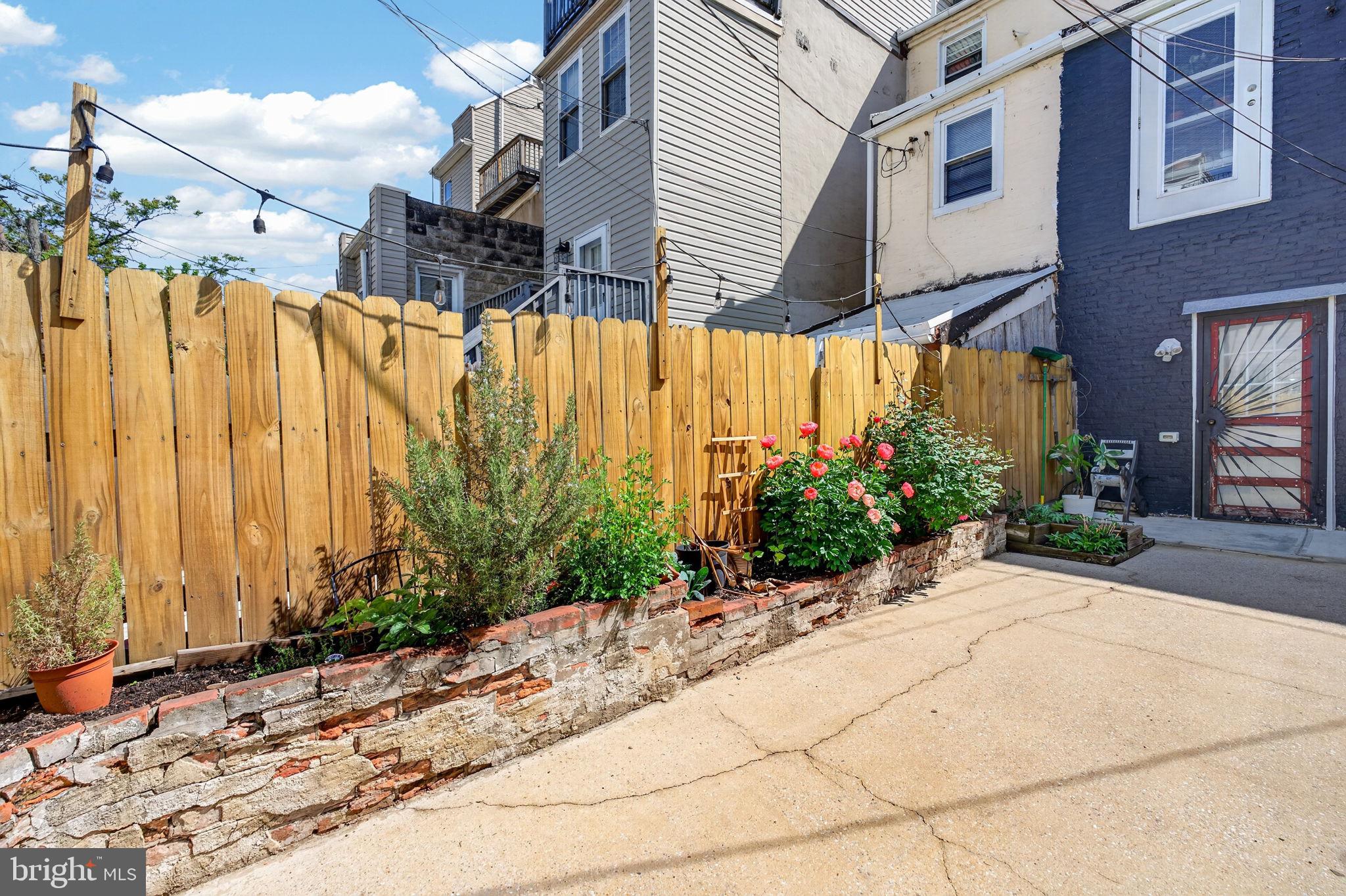 18 South Washington Street Baltimore, MD 21231 - Photo 48 of 57 a view of a pathway along a building