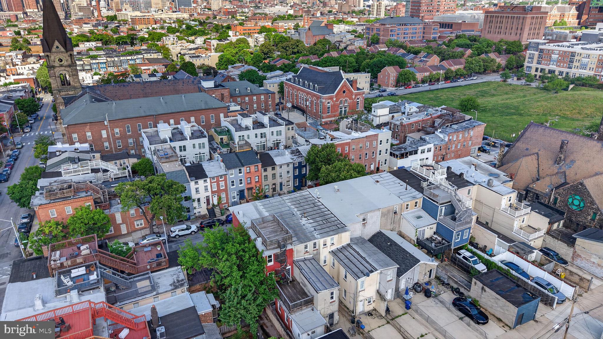 18 South Washington Street Baltimore, MD 21231 - Photo 51 of 57 an aerial view of a city with lots of residential buildings