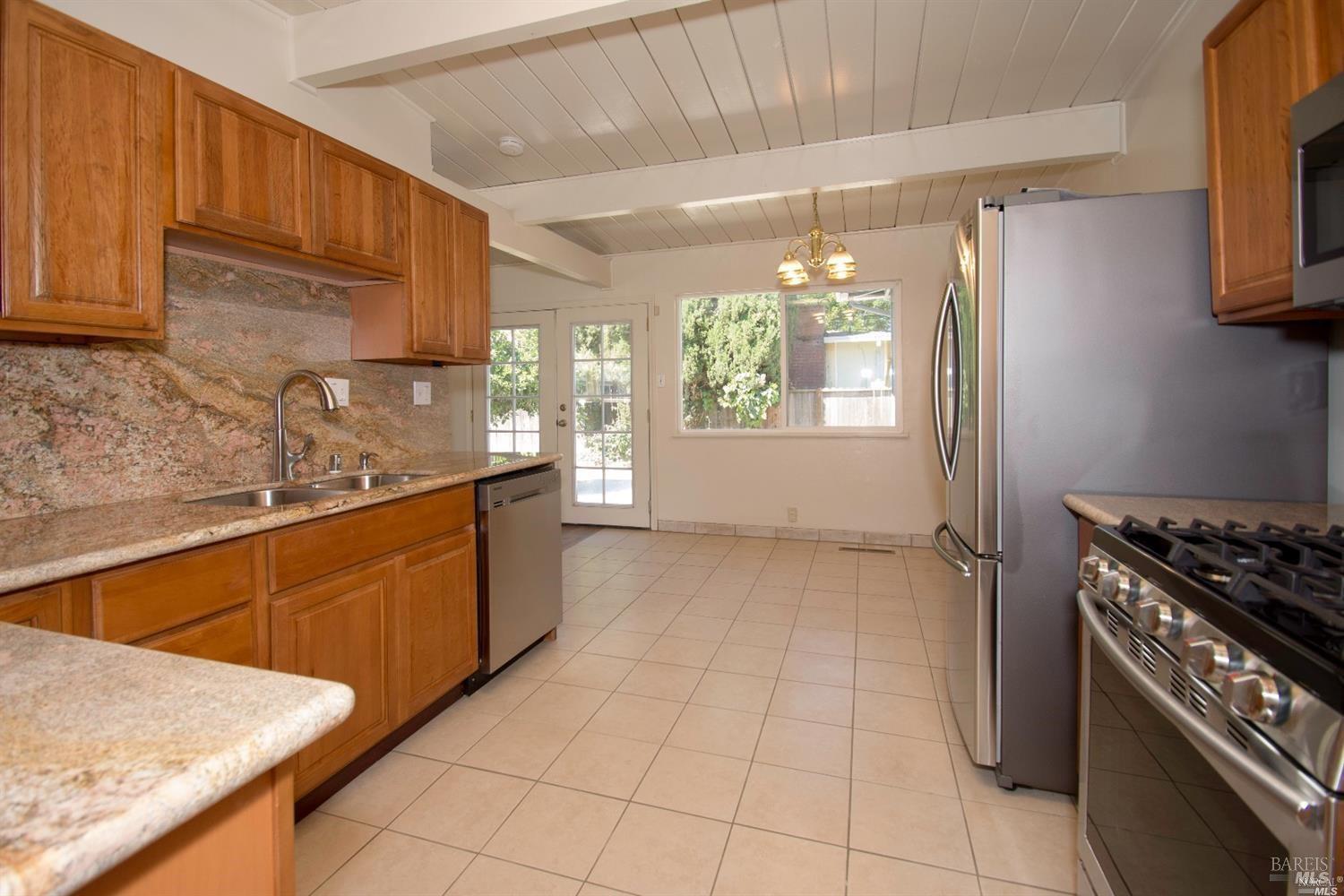 701 Corlano Avenue Santa Rosa, CA 95404 - Photo 5 of 22