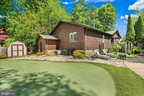 $1,100,000 | 6914 Chelsea Road, McLean, VA 22101