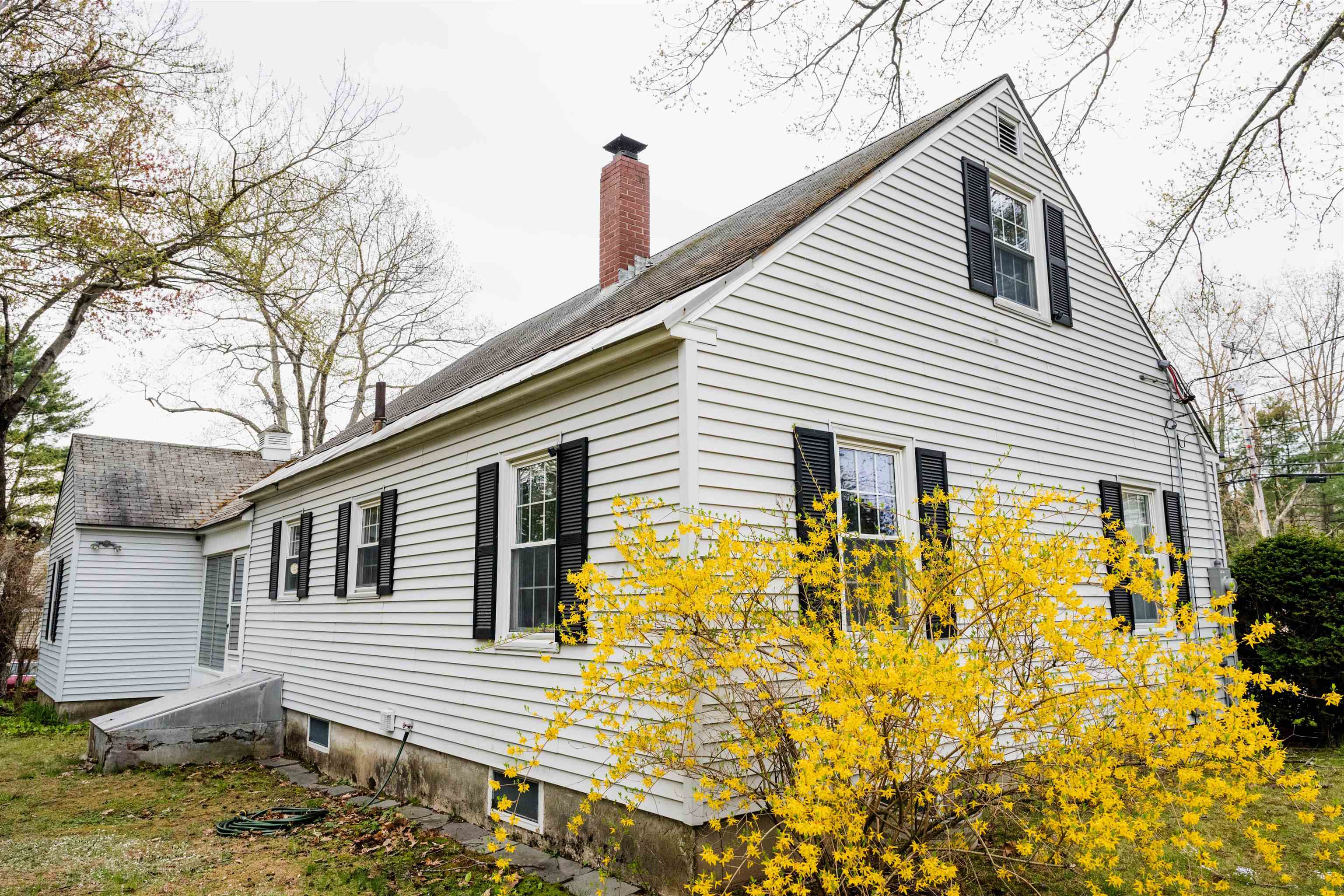 56 Old Dover Road Rochester, NH 03867 - Photo 5 of 23 Gallery Image 5