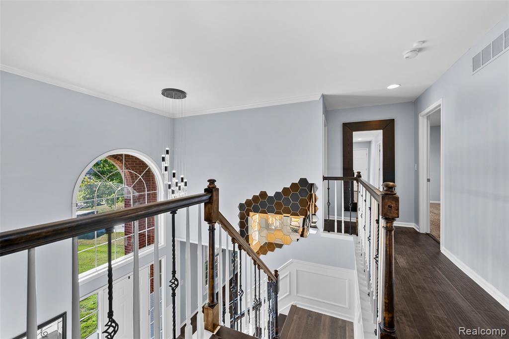 4476 Woodcliff Court Rochester, MI 48306 - Photo 32 of 74 Gallery Image 32