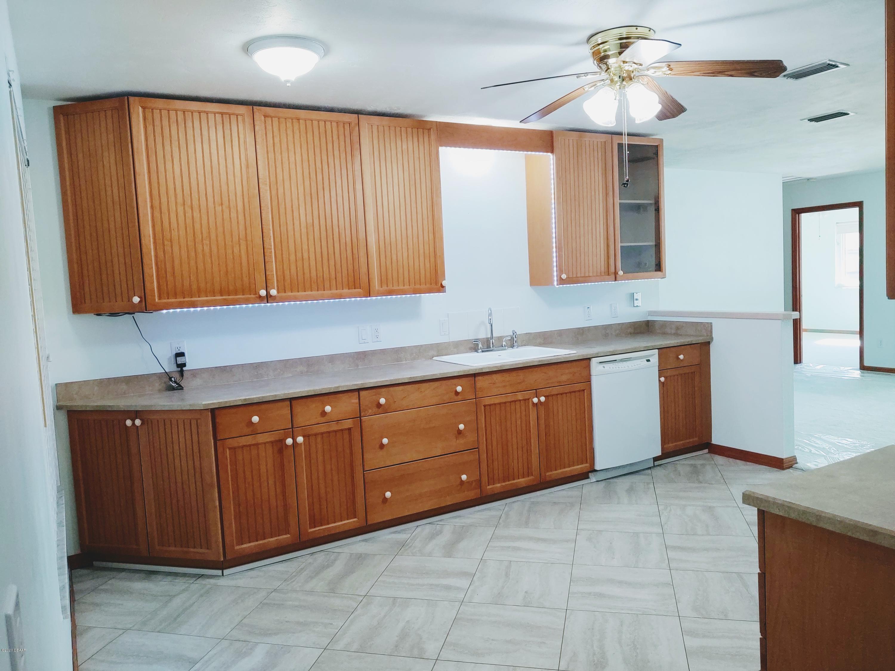 102 Rustic Pond Road Port Orange, FL 32128 - Photo 8 of 32 Kitchen