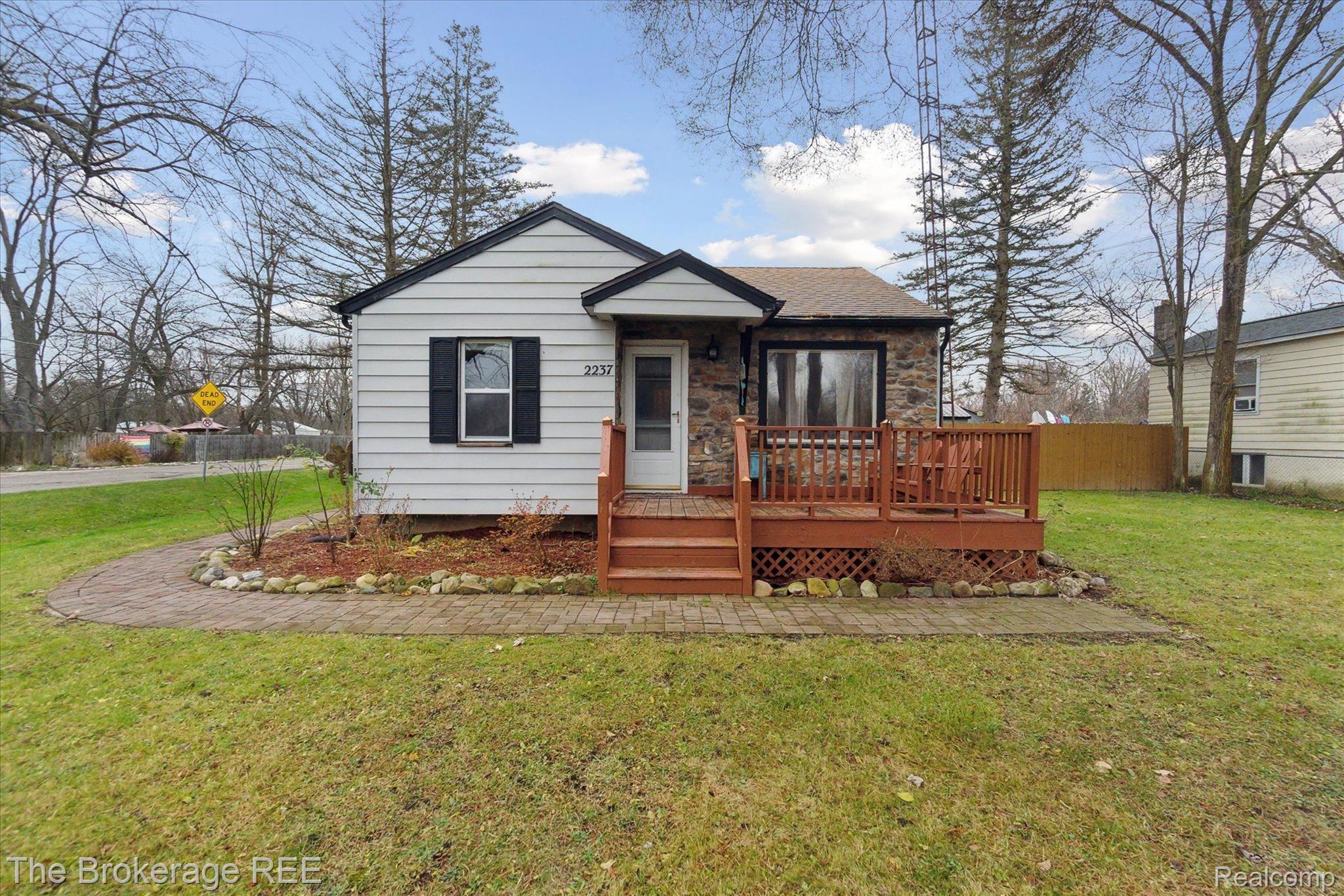 2237 Howe Road Burton, MI 48519 - Photo 1 of 32 Gallery Image 1