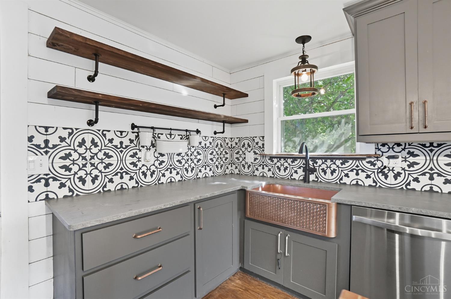 3262 Diehl Road Cincinnati, OH 45211 - Photo 11 of 30 Gallery Image 11