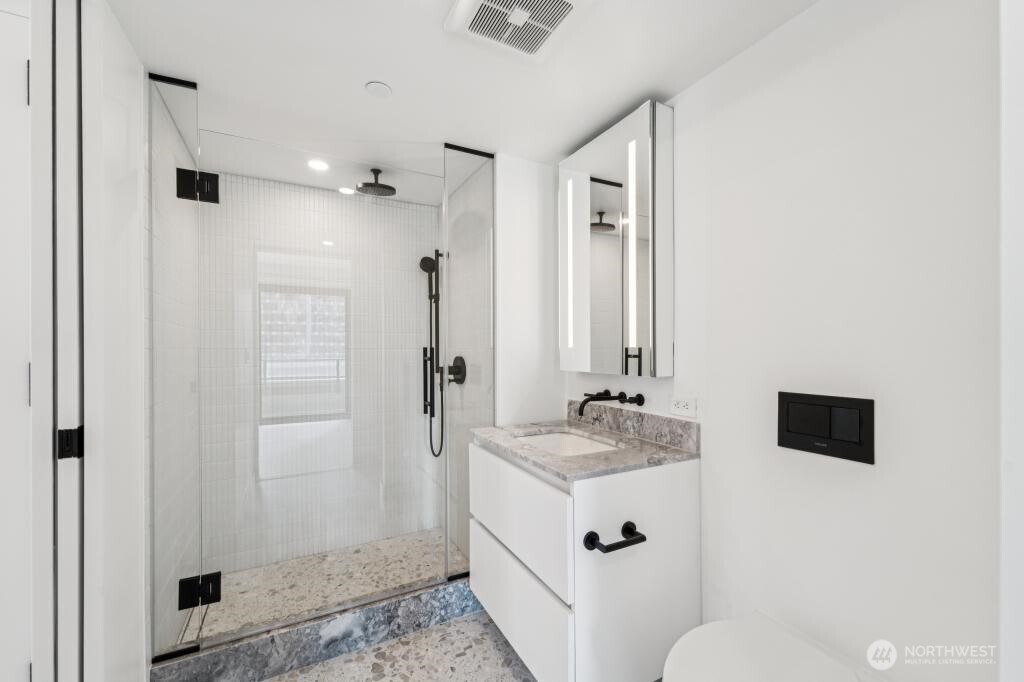 300 Virginia Street, Unit 812 Seattle, WA 98101 - Photo 14 of 39