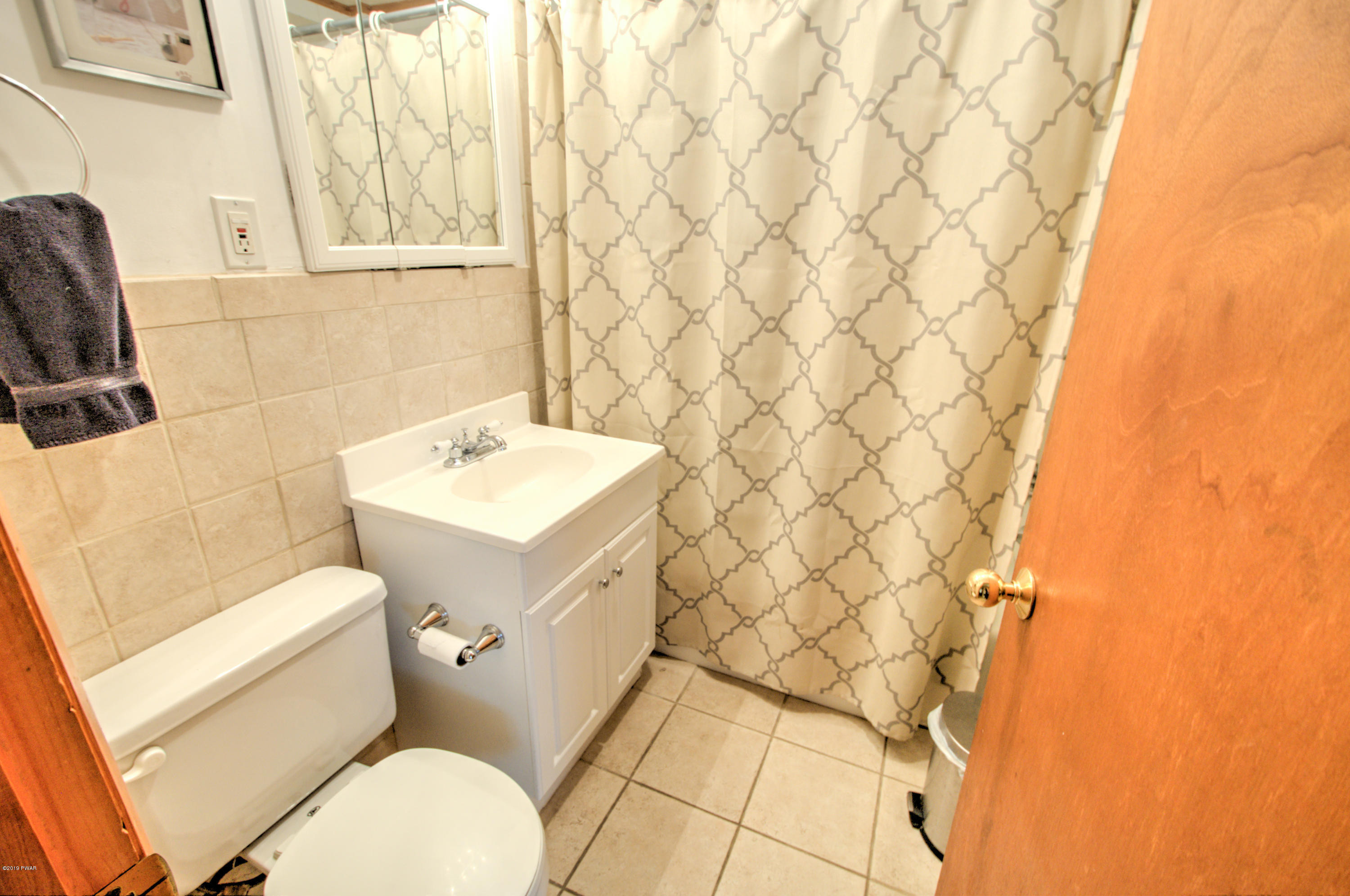 125 Old Oak Road Tafton, PA 18464 - Photo 21 of 35 17-Bathroom 2