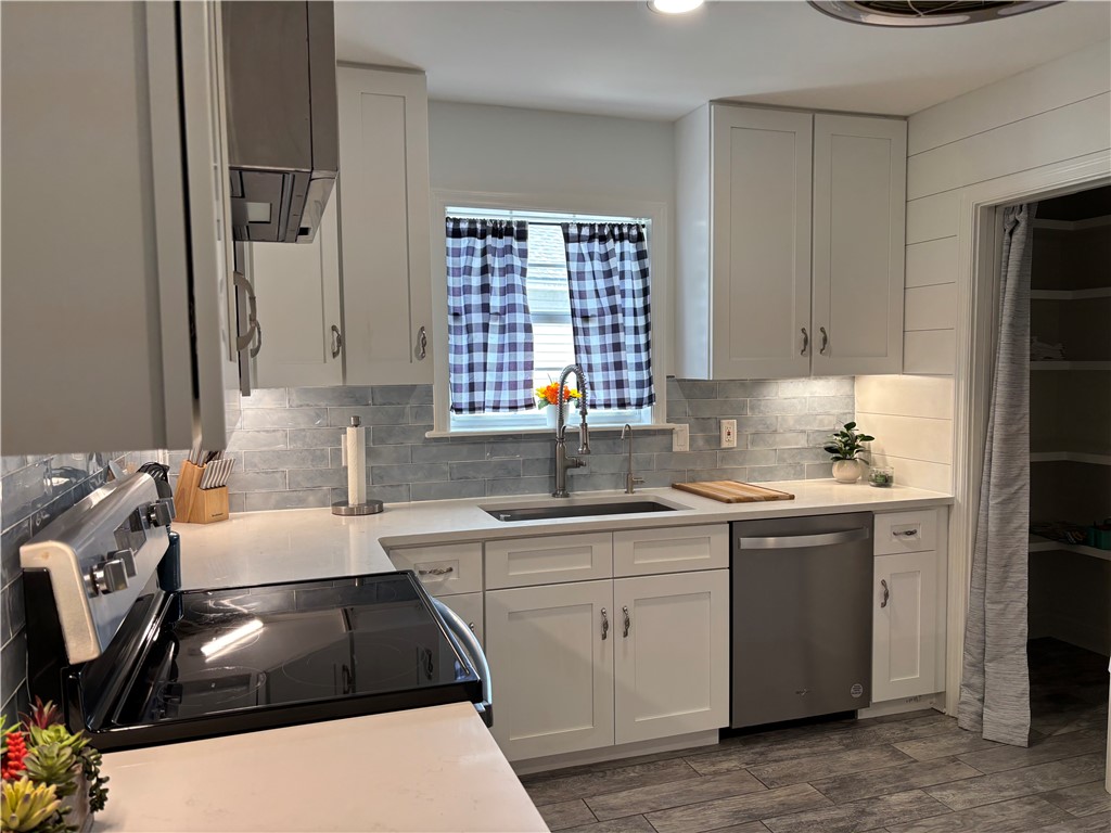 318 Sand Castle Lane, Unit A St. Simons Island, GA 31522 - Photo 9 of 31 Kitchen