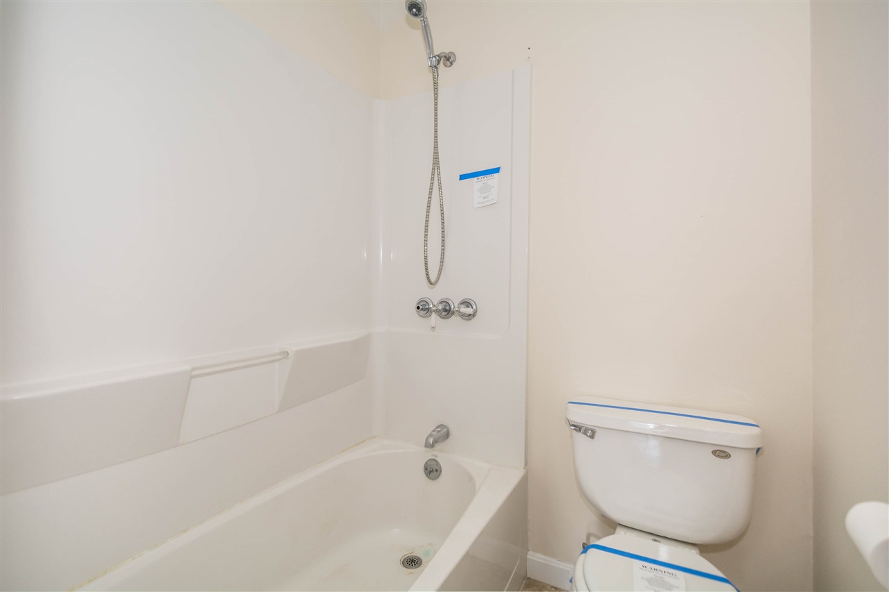 21 Riviera Road, Unit 123 Hudson, NH 03051 - Photo 14 of 23 Gallery Image 14