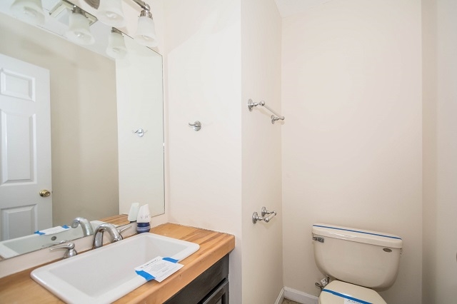 21 Riviera Road, Unit 123 Hudson, NH 03051 - Photo 5 of 23 Gallery Image 5