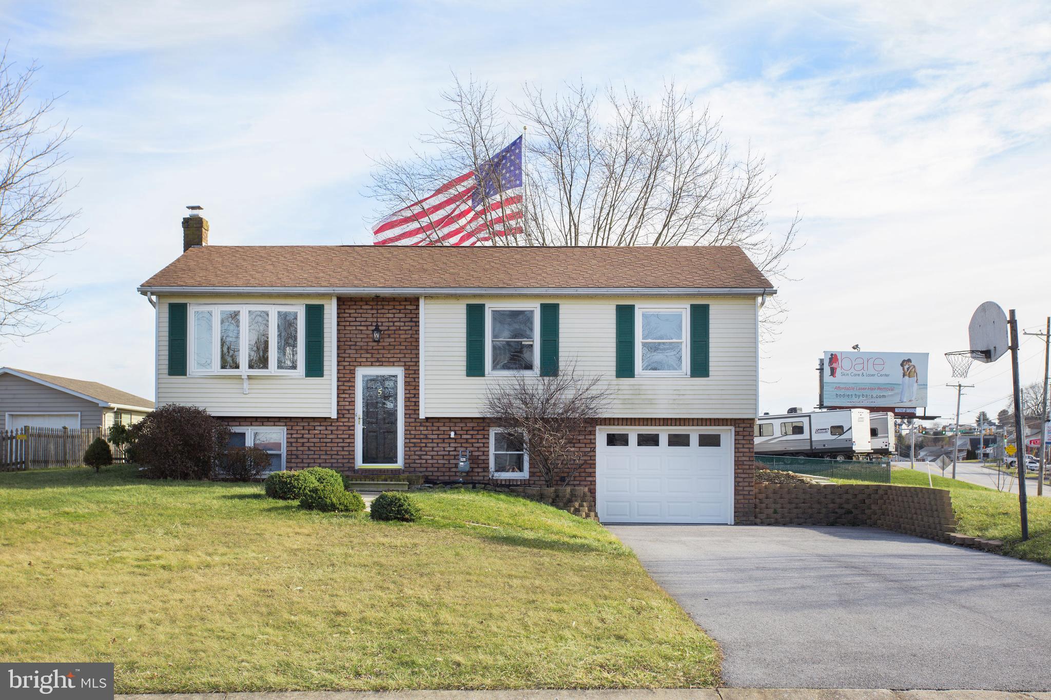 5 Country Lane Hanover, PA 17331 - Photo 1 of 22 Gallery Image 1