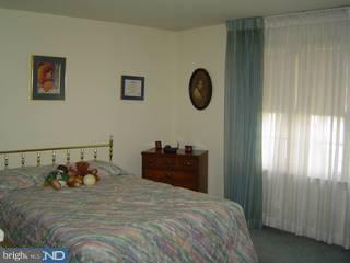 413 Burning Tree Road Cherry Hill, NJ 08034 - Photo 4 of 6