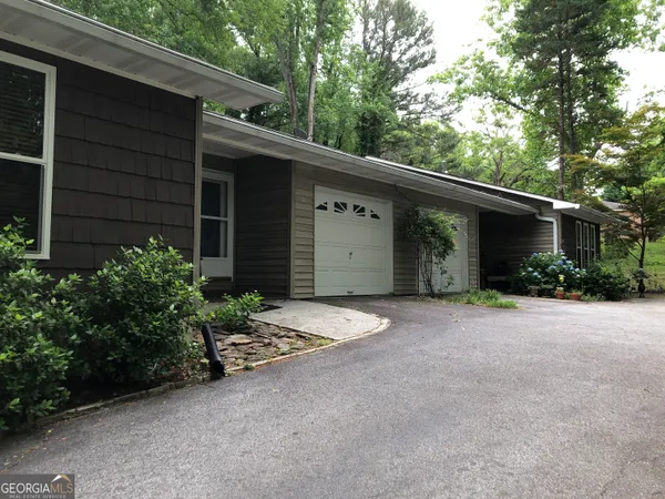 $1,500 | 783 Henderson Falls Road, Toccoa, GA 30577