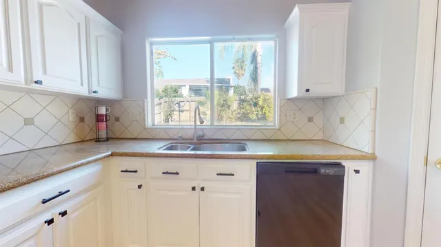 $518,000 | 2944 East Christopher Drive, Fresno, CA 93720