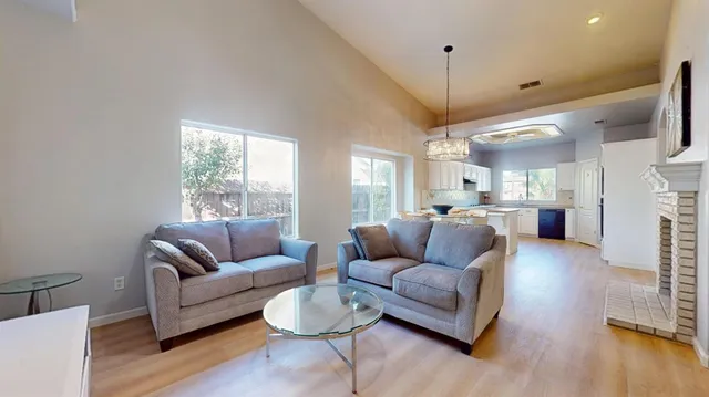 $518,000 | 2944 East Christopher Drive, Fresno, CA 93720