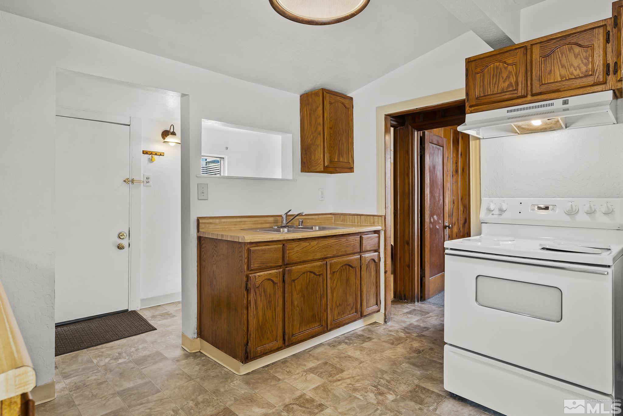 2925 Wrondel Way Reno, NV 89502 - Photo 9 of 17 Photo 9