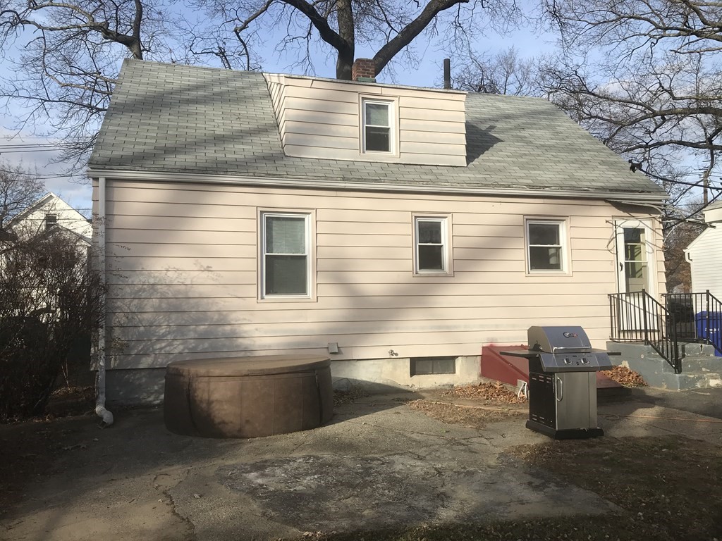 125 Larkspur Street Springfield, MA 01108 - Photo 2 of 16 Gallery Image 2