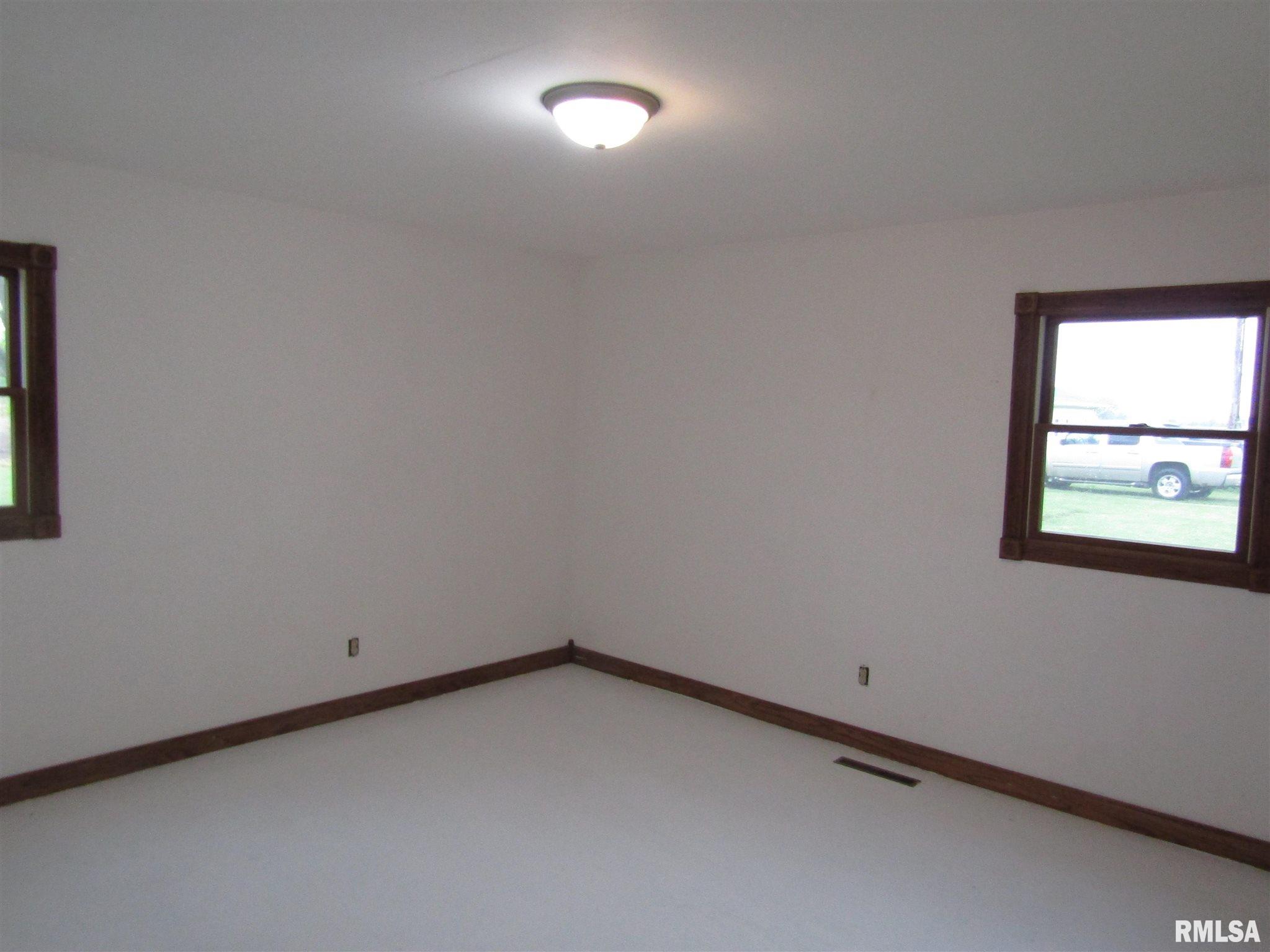 7016 North Hammack Road Ipava, IL 61441 - Photo 12 of 26