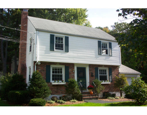 2 Sherwood Road Natick, MA 01760 - Photo 2 of 8 Gallery Image 2