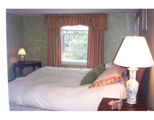 2 Sherwood Road Natick, MA 01760 - Photo 6 of 8 Gallery Image 6