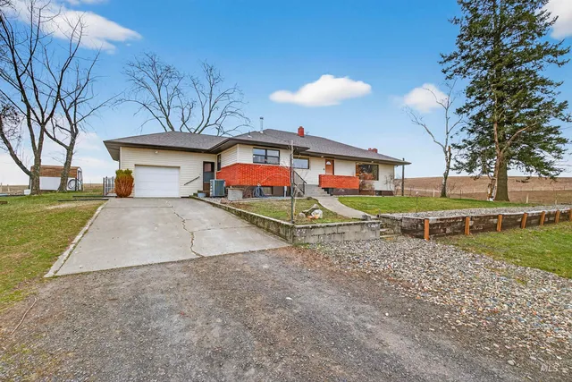 $749,000 | 33785 S Road, Kendrick, ID 83537