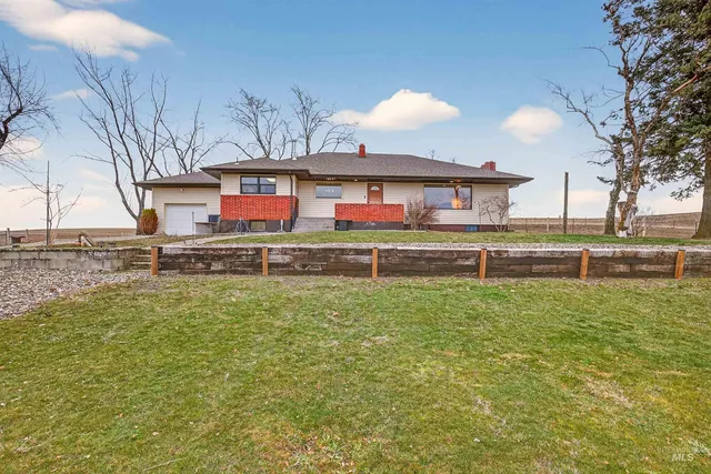 $749,000 | 33785 S Road, Kendrick, ID 83537