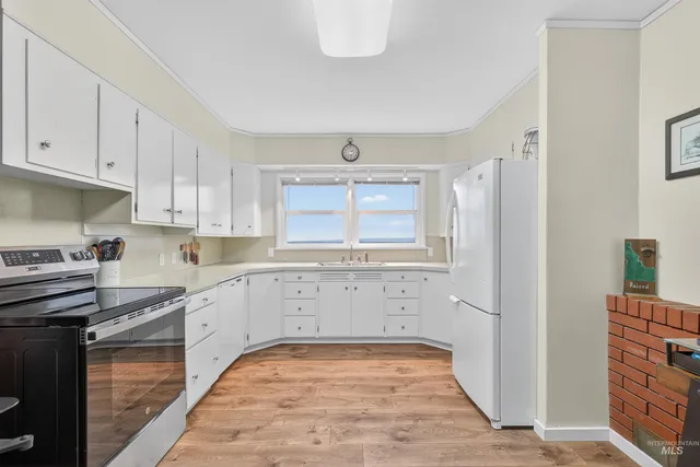 $749,000 | 33785 S Road, Kendrick, ID 83537