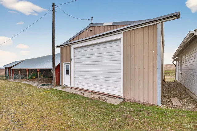 $749,000 | 33785 S Road, Kendrick, ID 83537