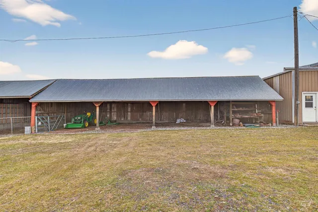 $749,000 | 33785 S Road, Kendrick, ID 83537