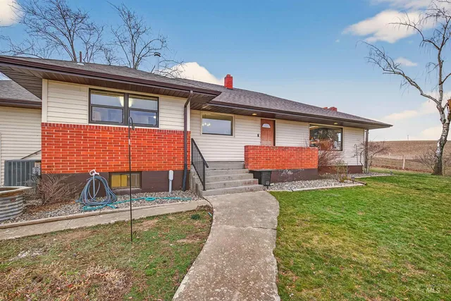 $749,000 | 33785 S Road, Kendrick, ID 83537