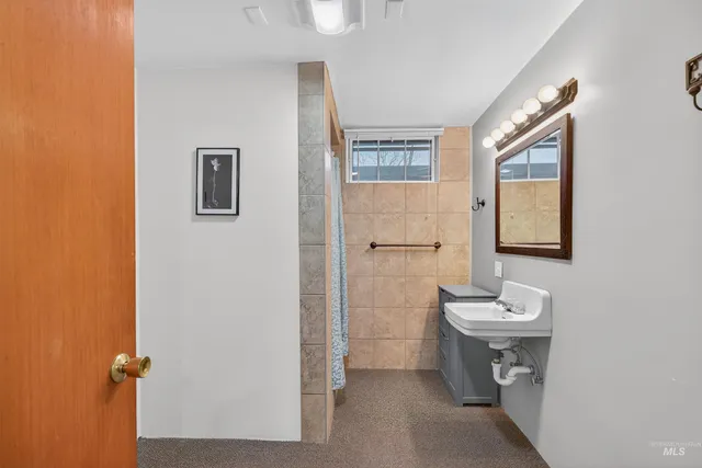 $749,000 | 33785 S Road, Kendrick, ID 83537