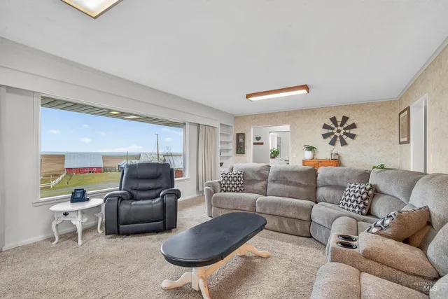 $749,000 | 33785 S Road, Kendrick, ID 83537