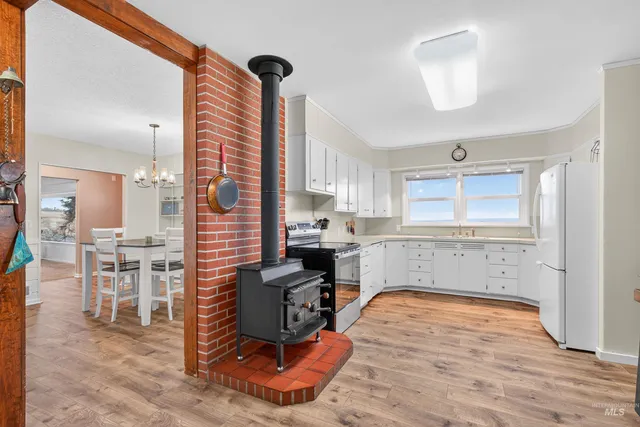 $749,000 | 33785 S Road, Kendrick, ID 83537