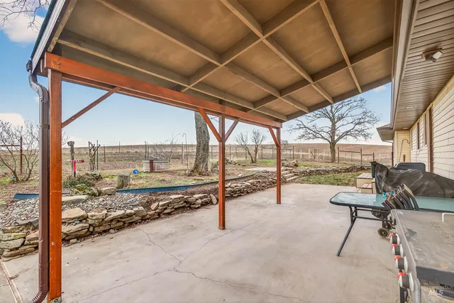 $749,000 | 33785 S Road, Kendrick, ID 83537