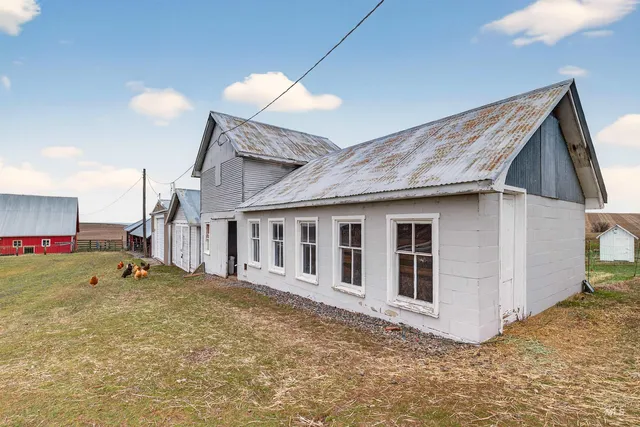 $749,000 | 33785 S Road, Kendrick, ID 83537