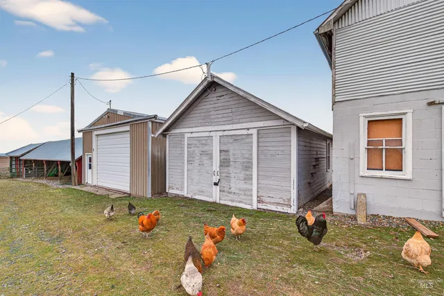 $749,000 | 33785 S Road, Kendrick, ID 83537