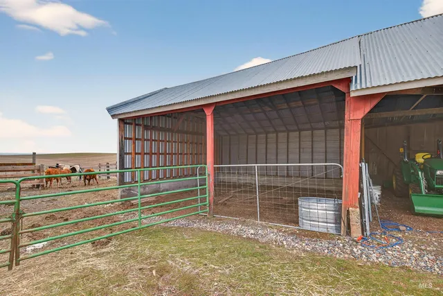 $749,000 | 33785 S Road, Kendrick, ID 83537