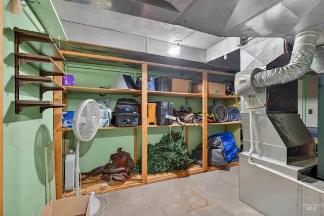 $749,000 | 33785 S Road, Kendrick, ID 83537