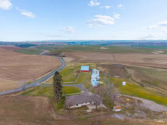 $749,000 | 33785 S Road, Kendrick, ID 83537