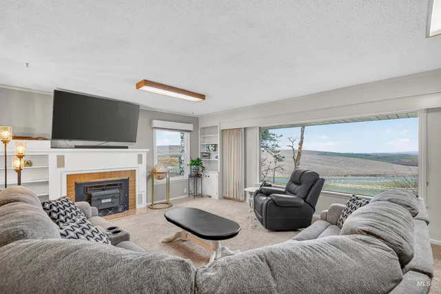 $749,000 | 33785 S Road, Kendrick, ID 83537